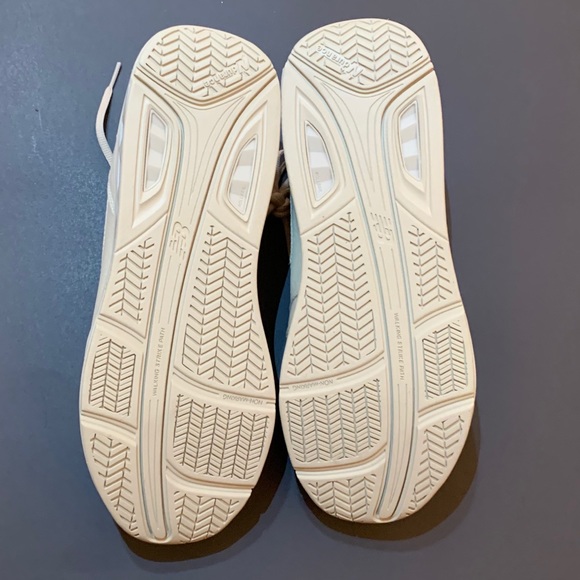 NEW BALANCE SHOES BRAND NEW - Picture 4 of 5